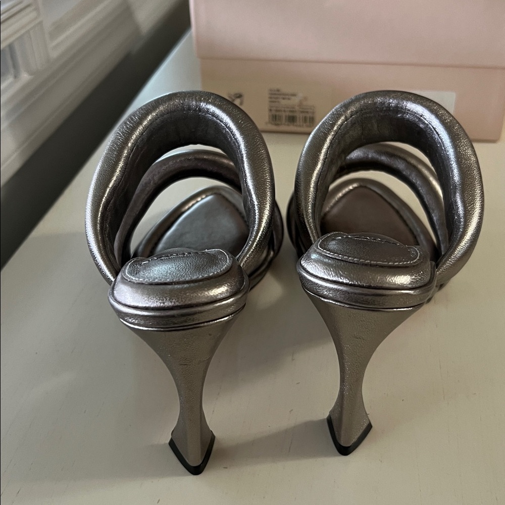 Alexandre Birman Lilla Silver Metallic Leather Mule Sandals - Picture 2 of 5